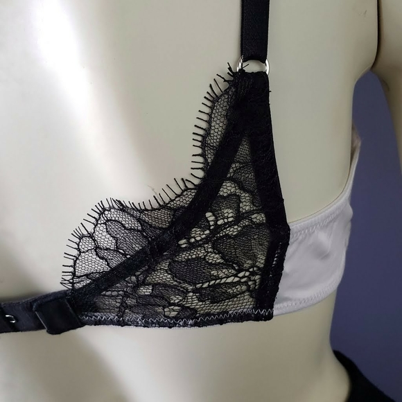 Victoria's Secret Bralette Bra White Black Lace - Picture 4 of 7